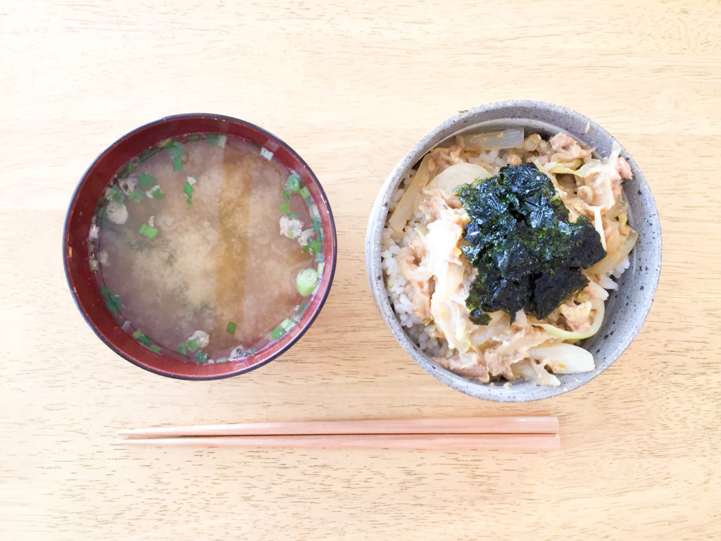 あるものご飯レシピ。ツナ白菜丼