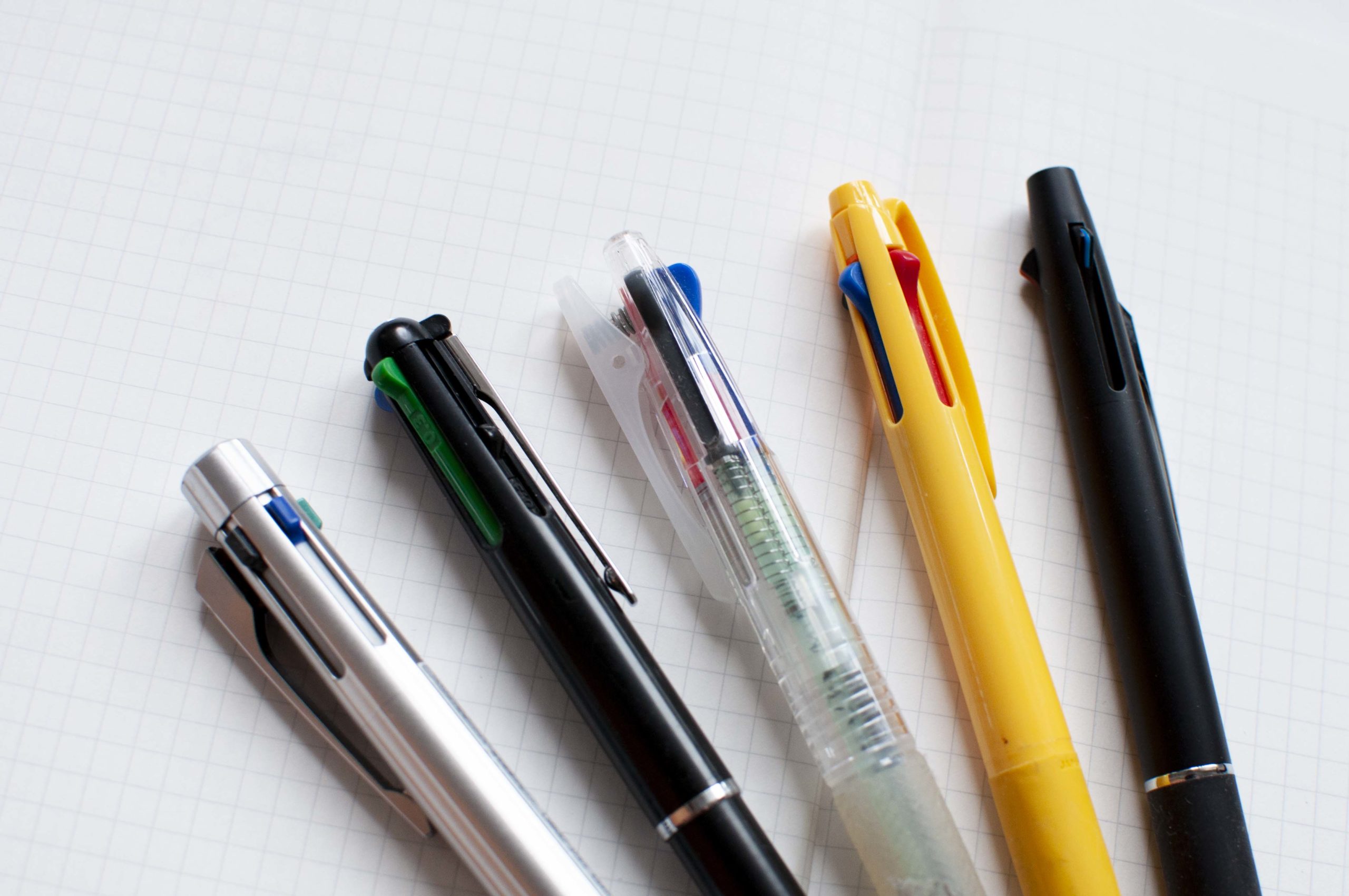 おすすめの「多色・多機能ボールペン」まとめ｜シンプルデザインと書き心地は「手帳・バレットジャーナル」にも最適 – nichiMAG（ニチマグ）